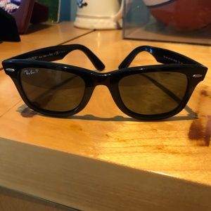 Ray Ban Wayfarer Black Sunglasses with case.
